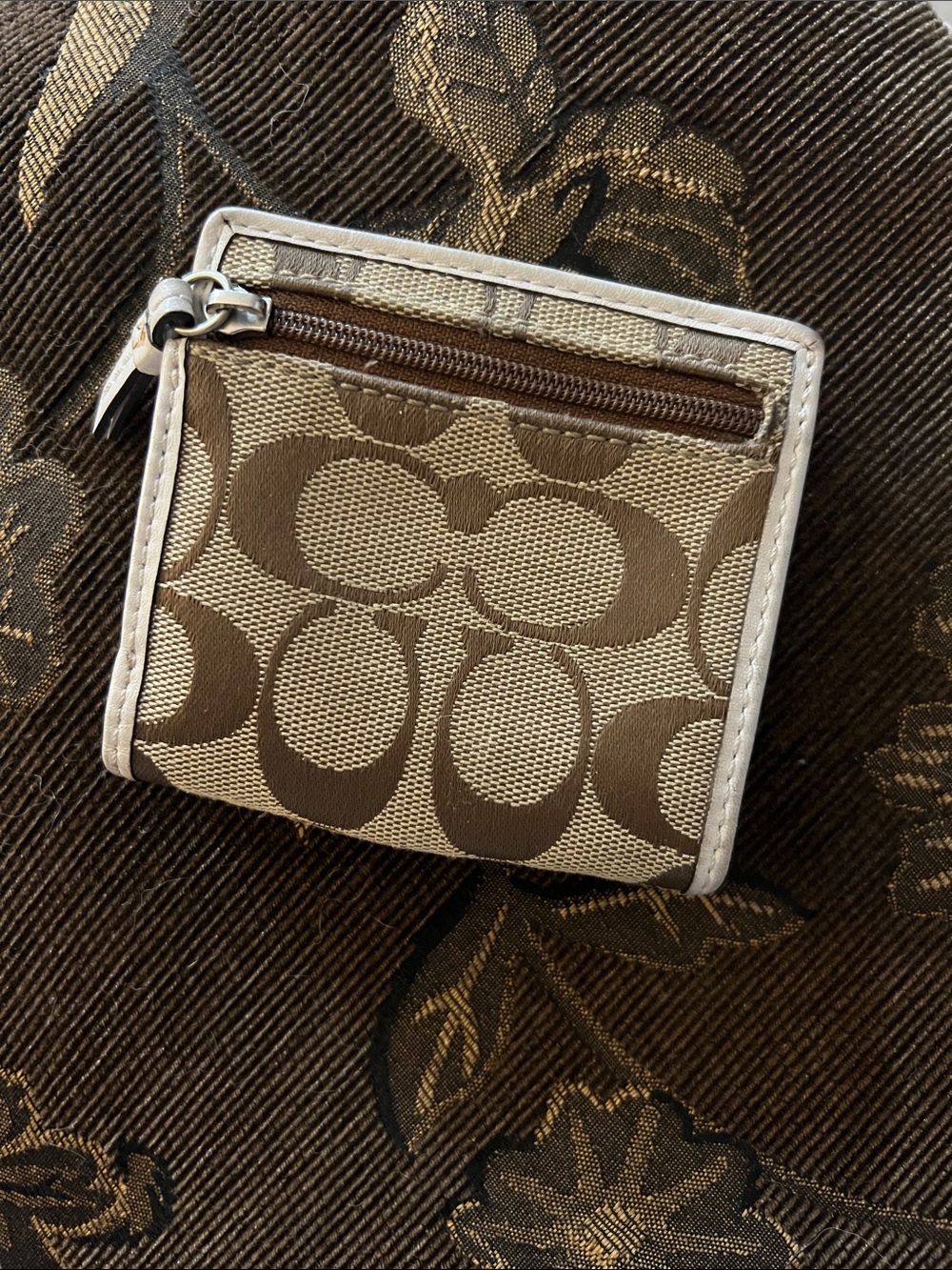 Coach Two-Tone Signature Zip Card Case in Brown and Cream